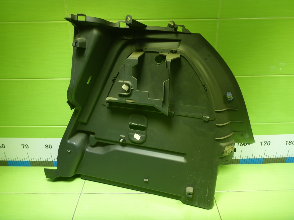 Обшивка багажника