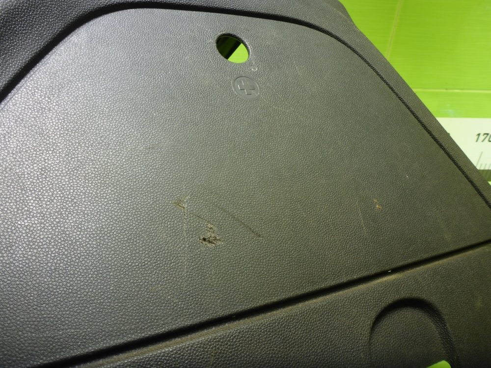 Обшивка багажника