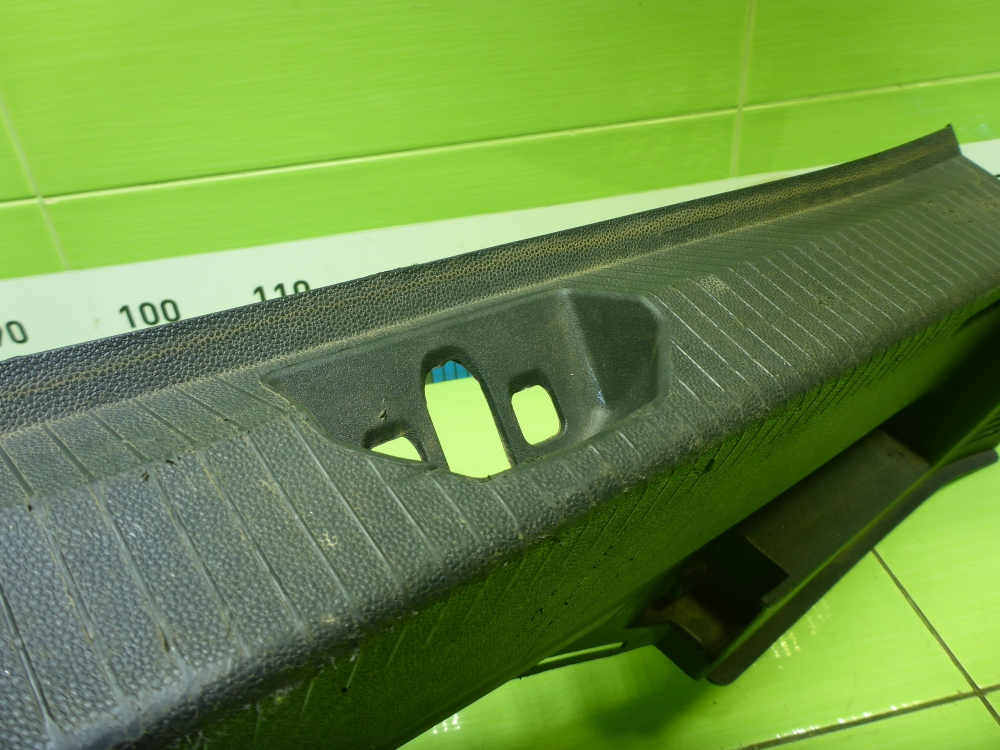 Обшивка багажника