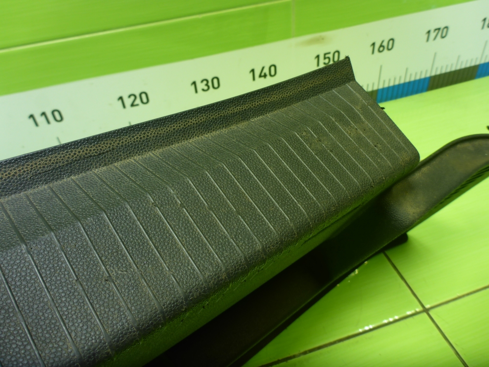 Обшивка багажника