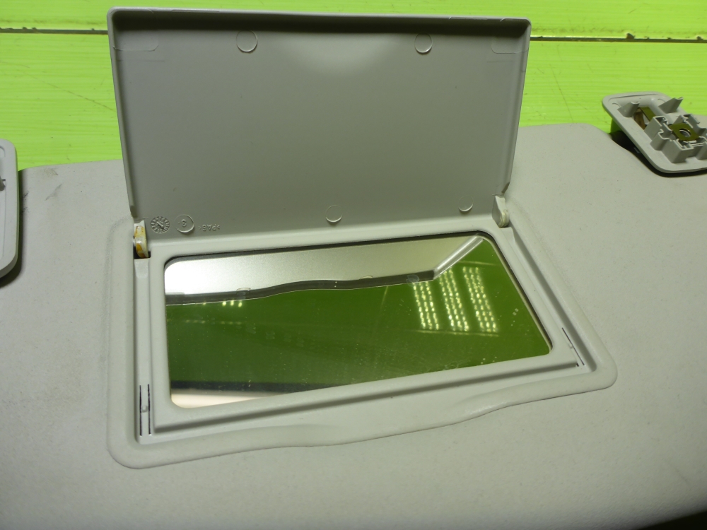 Козырек солнцезащитный