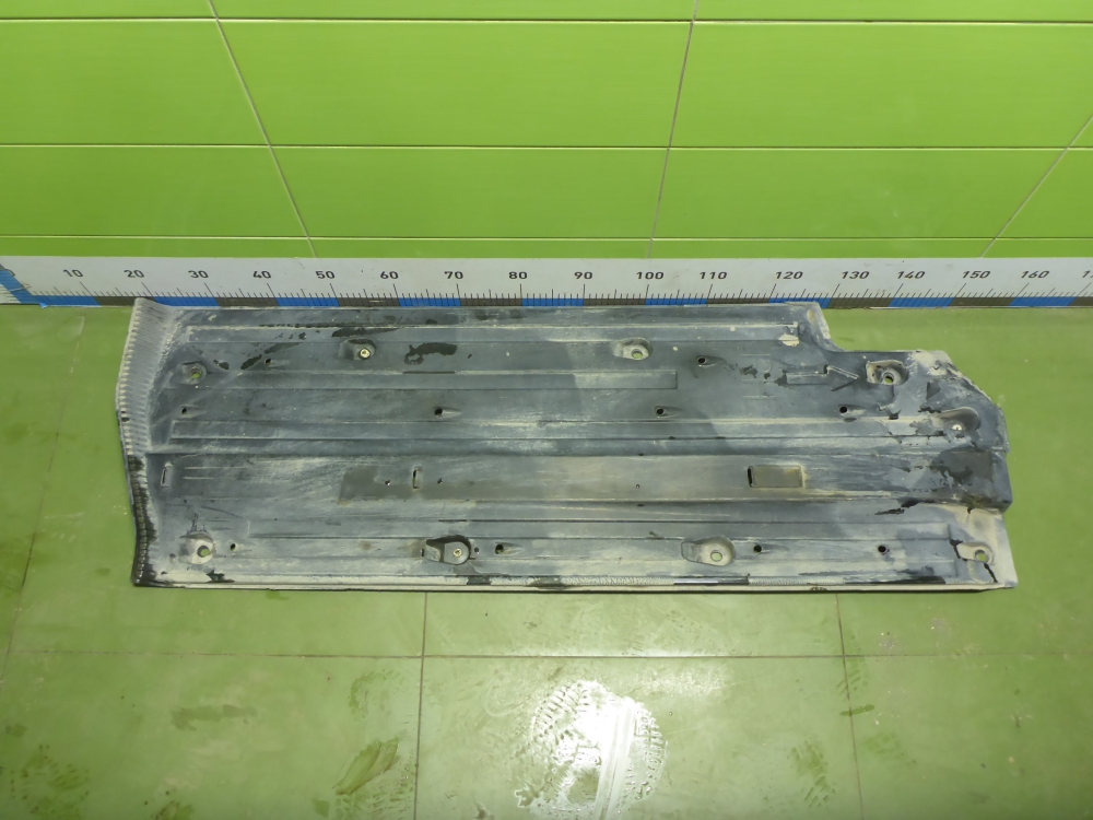 Защита антигравийная правая