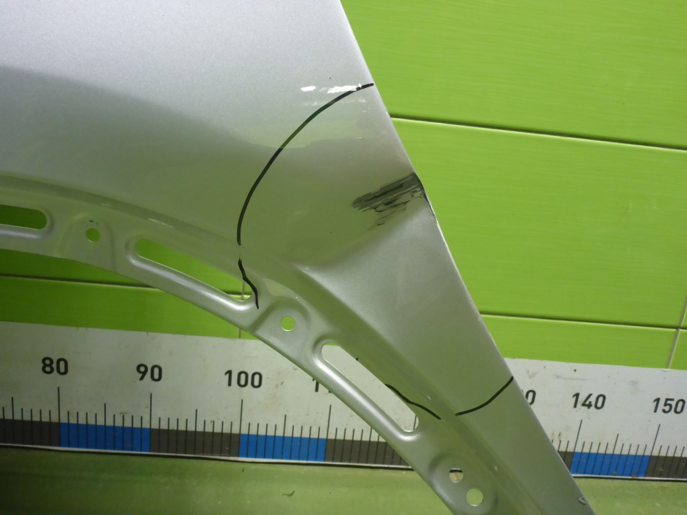 Крыло переднее левое