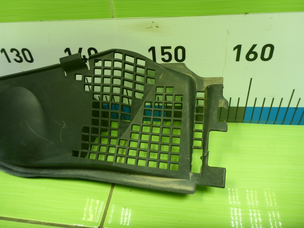 Решетка стеклоочистителей (Жабо)