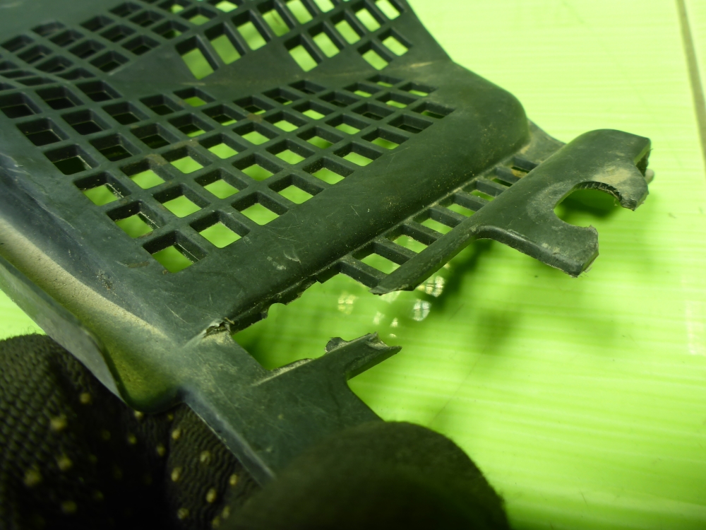 Решетка стеклоочистителей (Жабо)