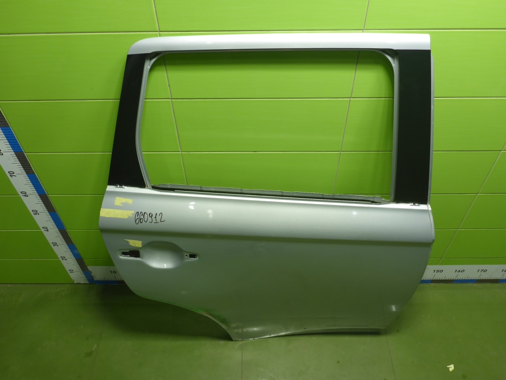 Дверь задняя правая