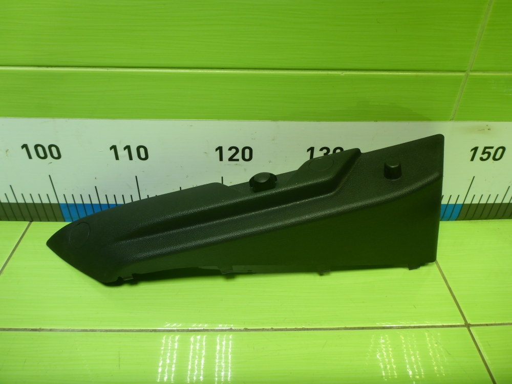 Держатель задней полки