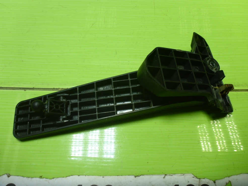 Педаль газа