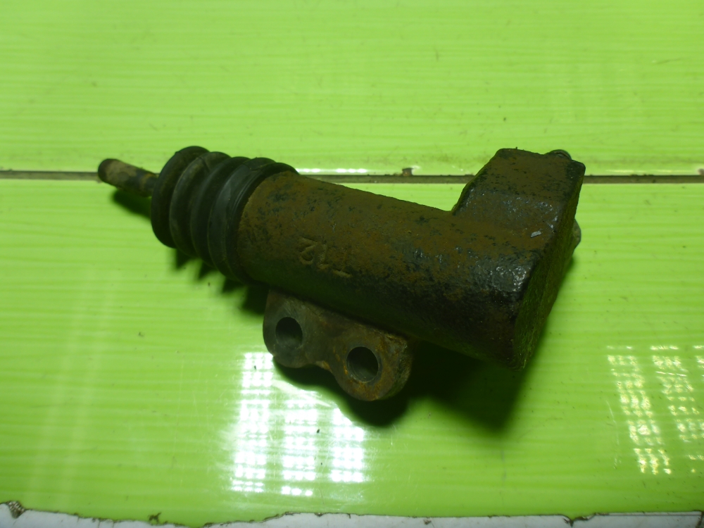 Цилиндр сцепления рабочий