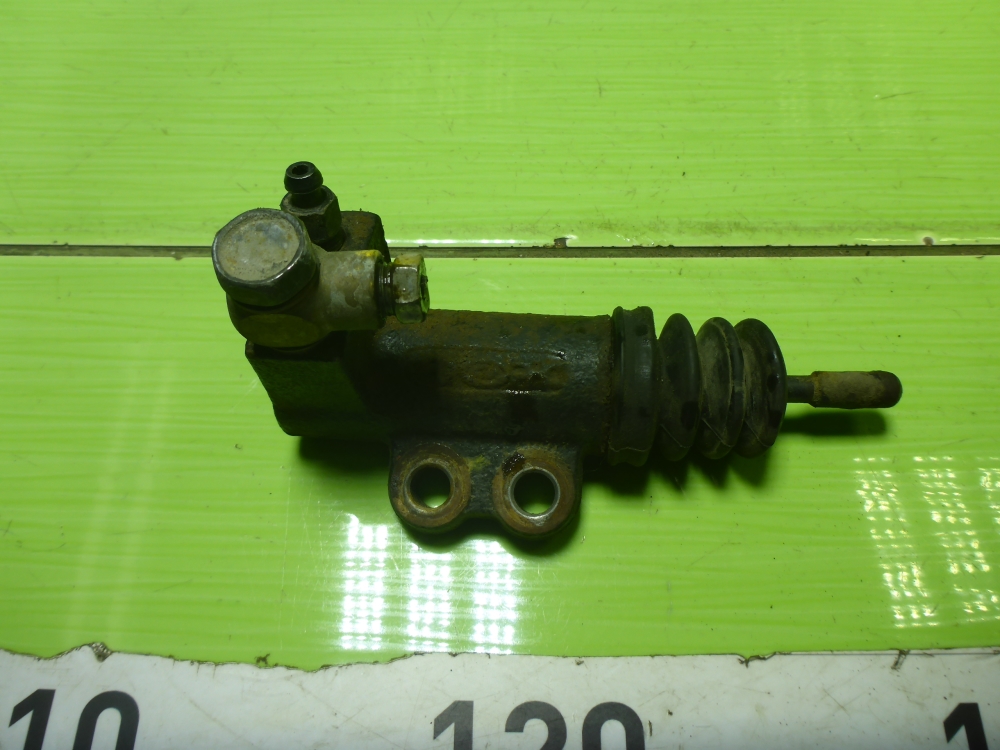 Цилиндр сцепления рабочий