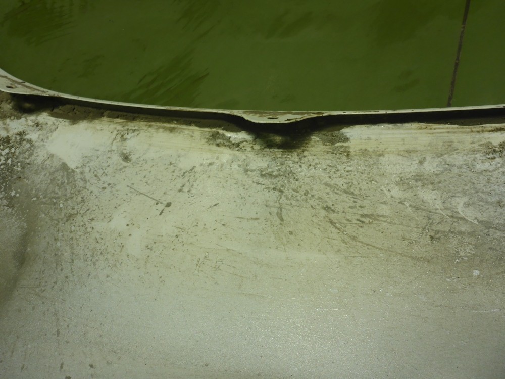 Крыло переднее правое