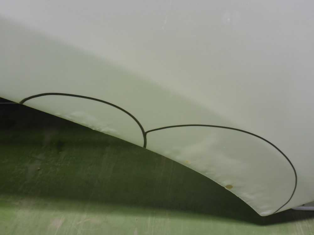 Крыло переднее правое