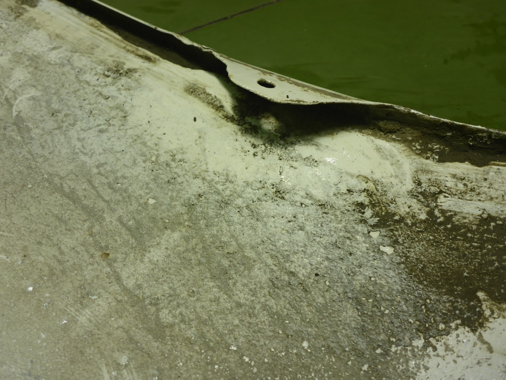 Крыло переднее правое