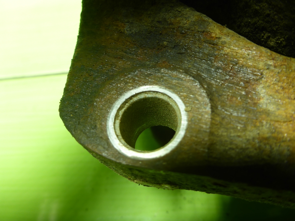 Суппорт передний левый