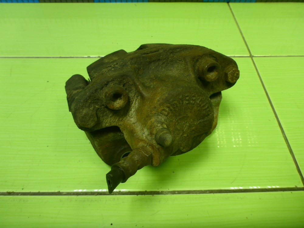 Суппорт передний левый