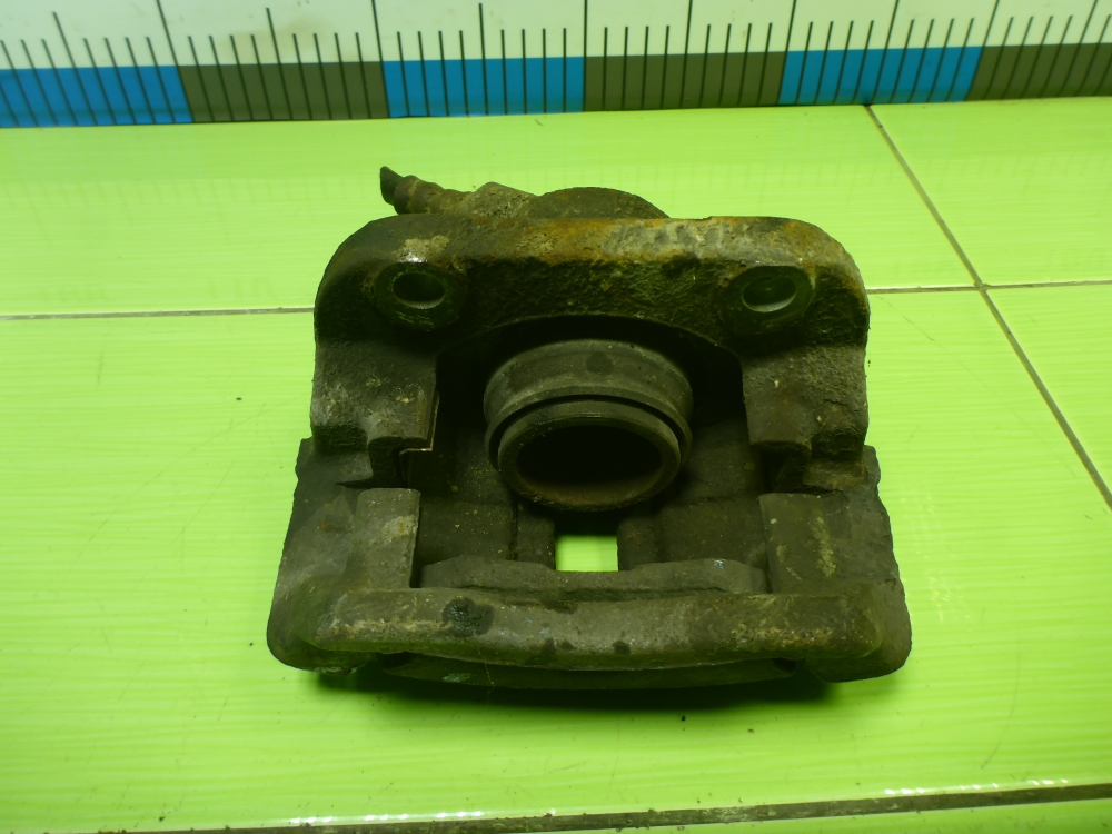 Суппорт передний левый