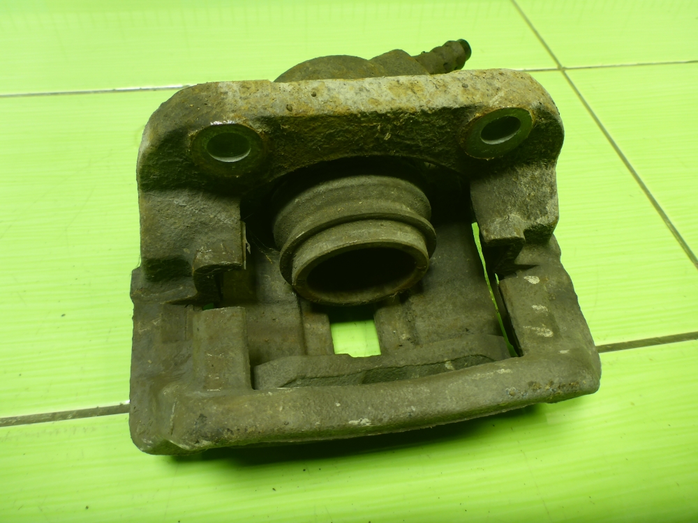 Суппорт передний правый