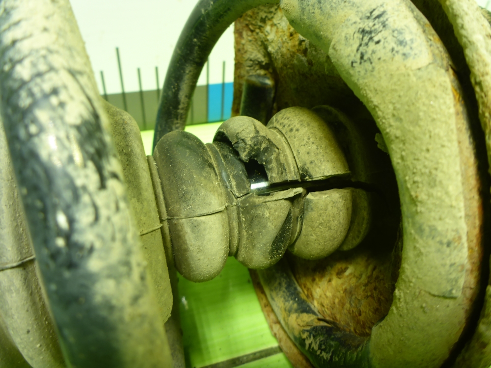 Амортизатор передний левый