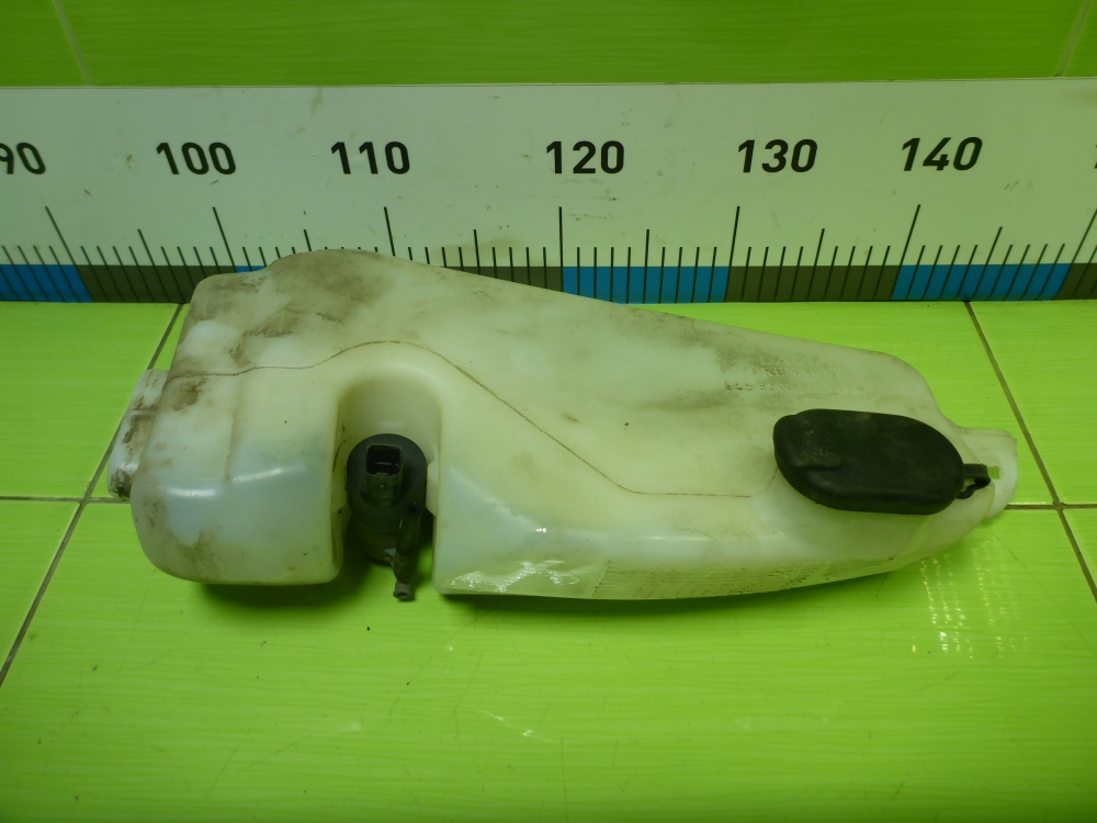 Бачок омывателя лобового стекла