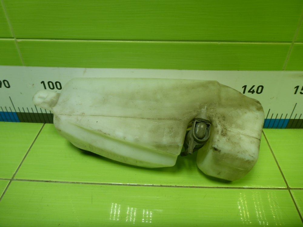 Бачок омывателя лобового стекла