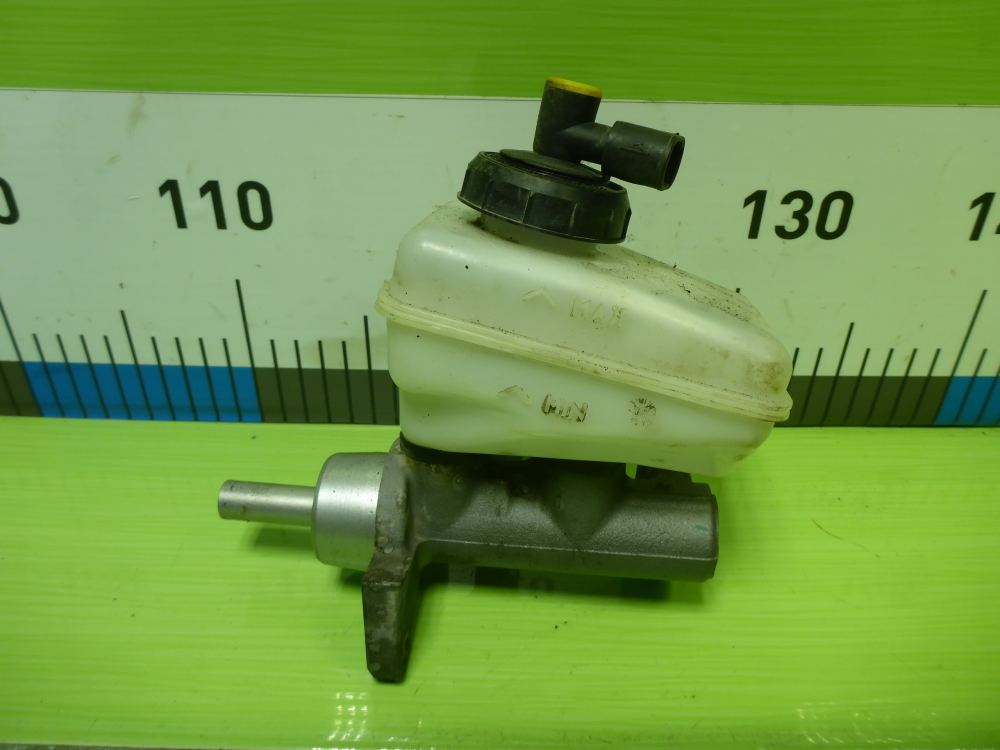 Цилиндр тормозной главный