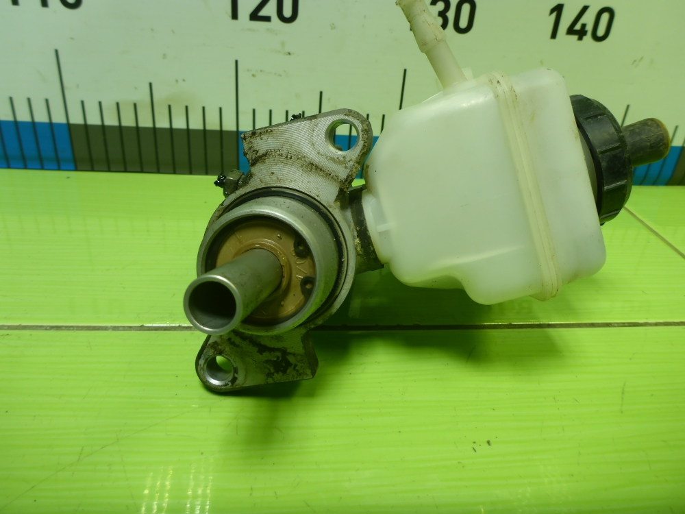 Цилиндр тормозной главный