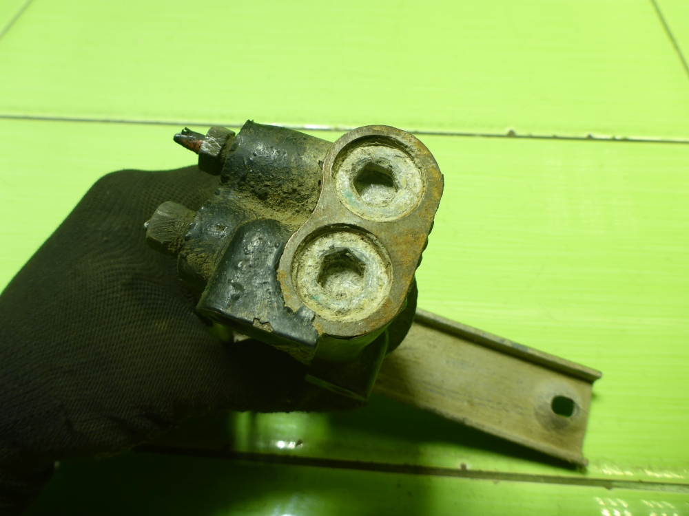 Регулятор давления тормозной системы