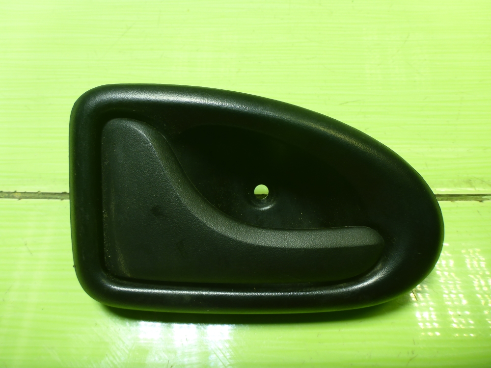 Ручка двери передней внутренняя левая