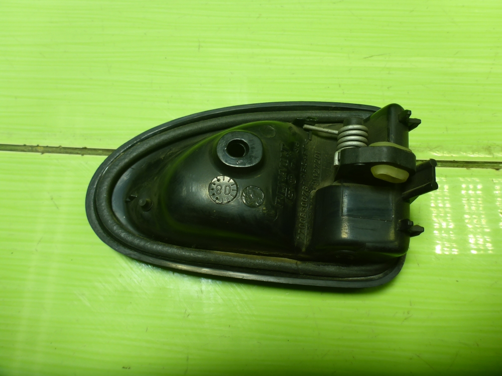 Ручка двери передней внутренняя левая