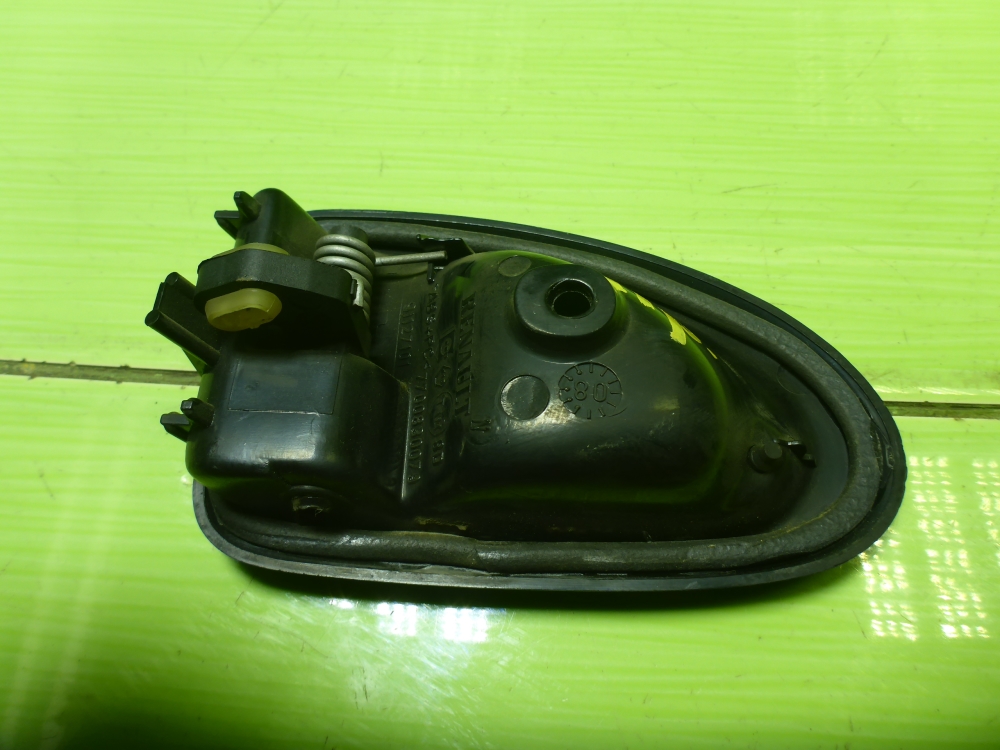 Ручка двери передней внутренняя правая