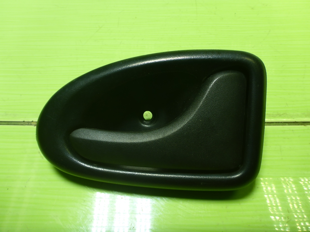 Ручка двери передней внутренняя правая