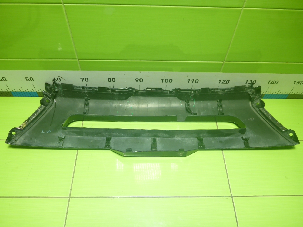 Накладка переднего бампера центральная