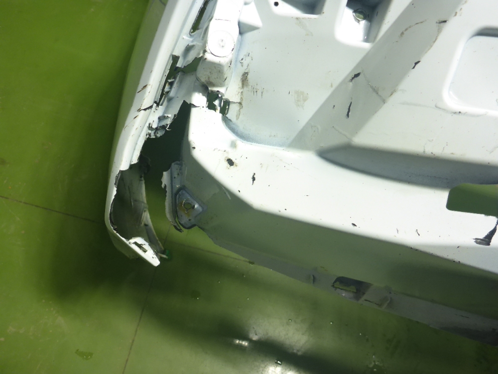 Бампер задний