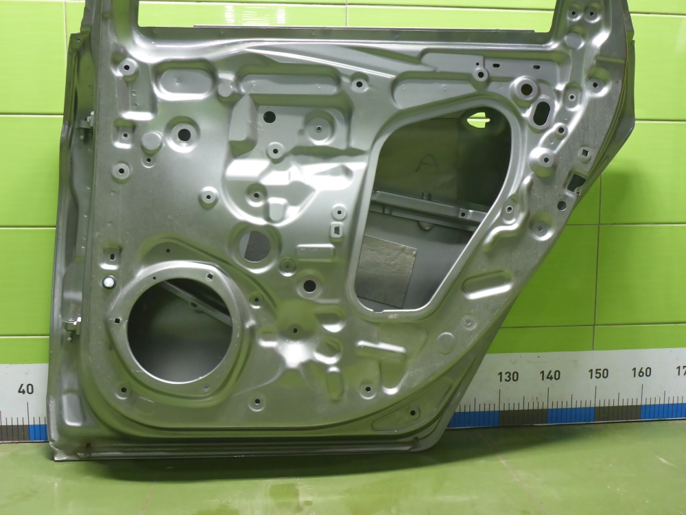 Дверь задняя правая