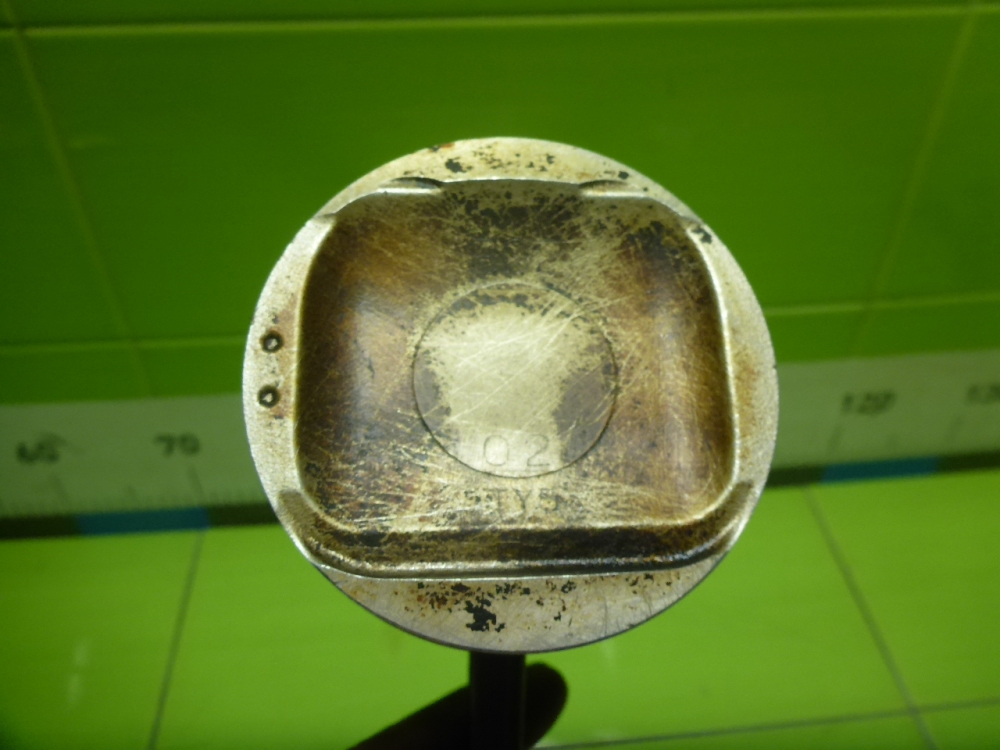 Поршень с шатуном