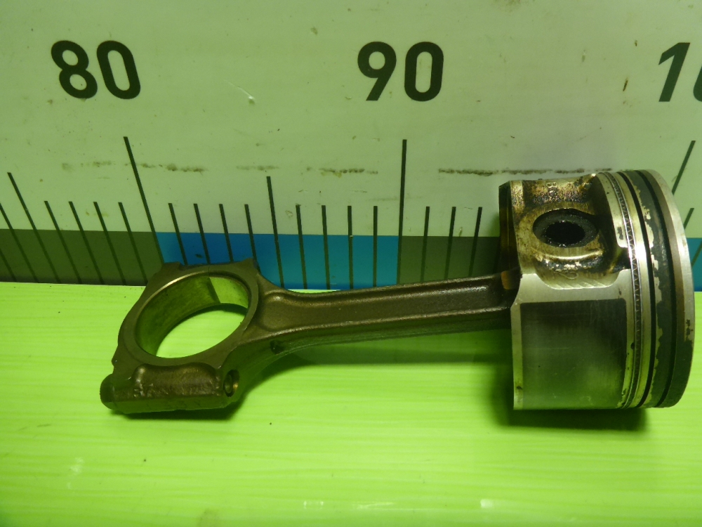 Поршень с шатуном