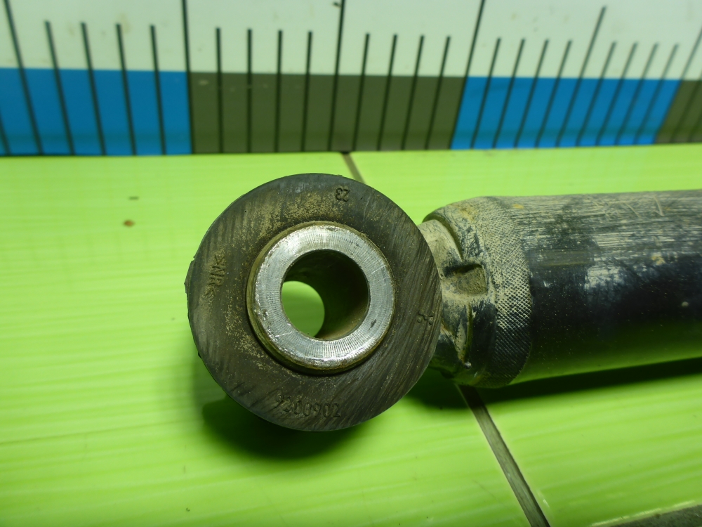 Амортизатор задний (стойка)