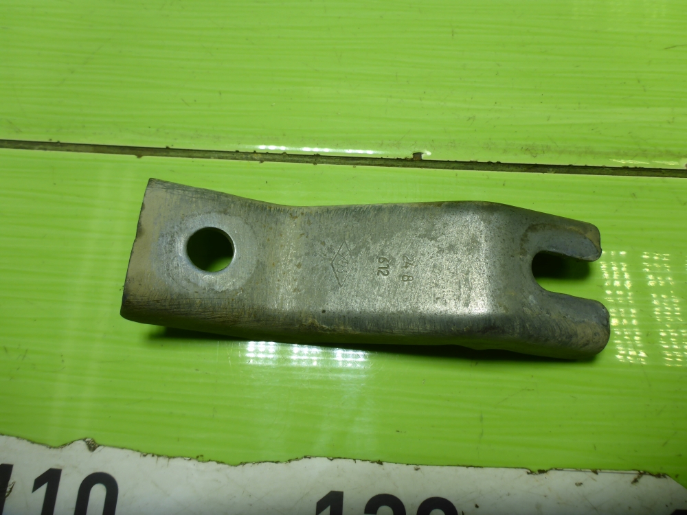 Кронштейн опоры двигателя