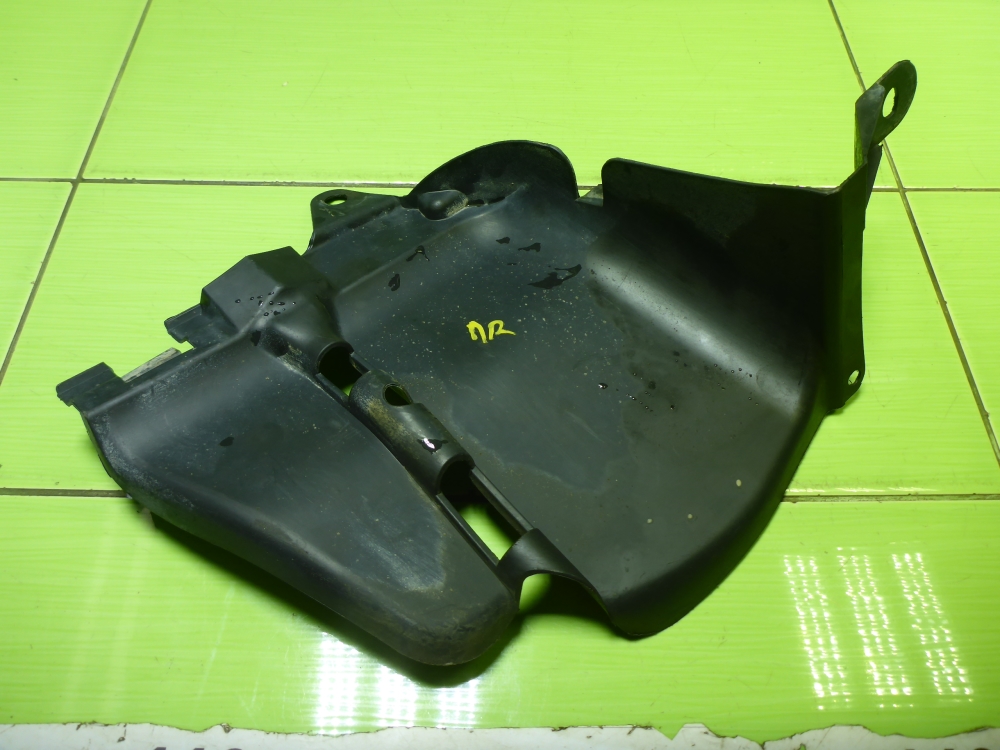 Пыльник двигателя боковой правый