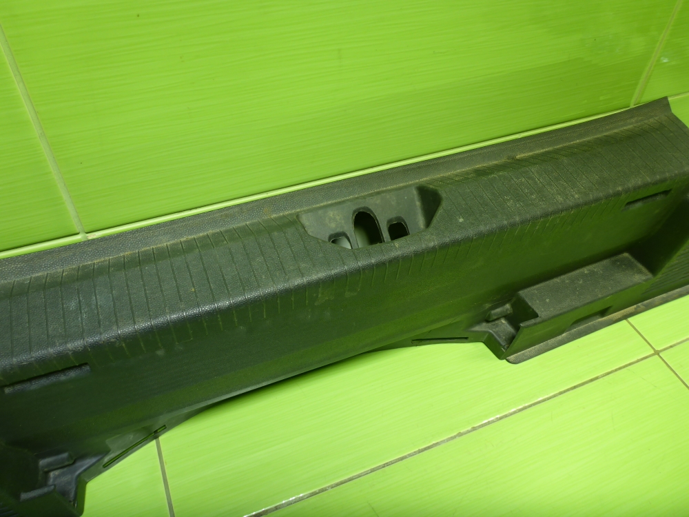 Обшивка багажника