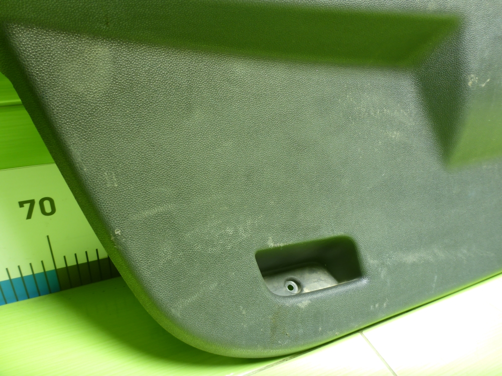 Обшивка двери багажника