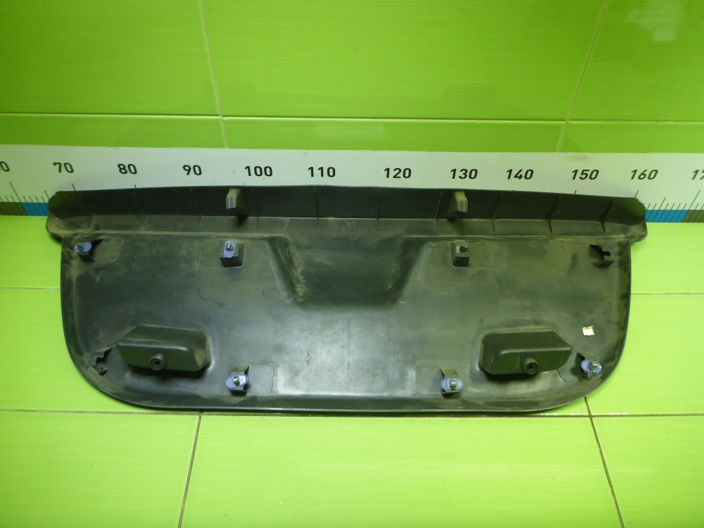 Обшивка двери багажника