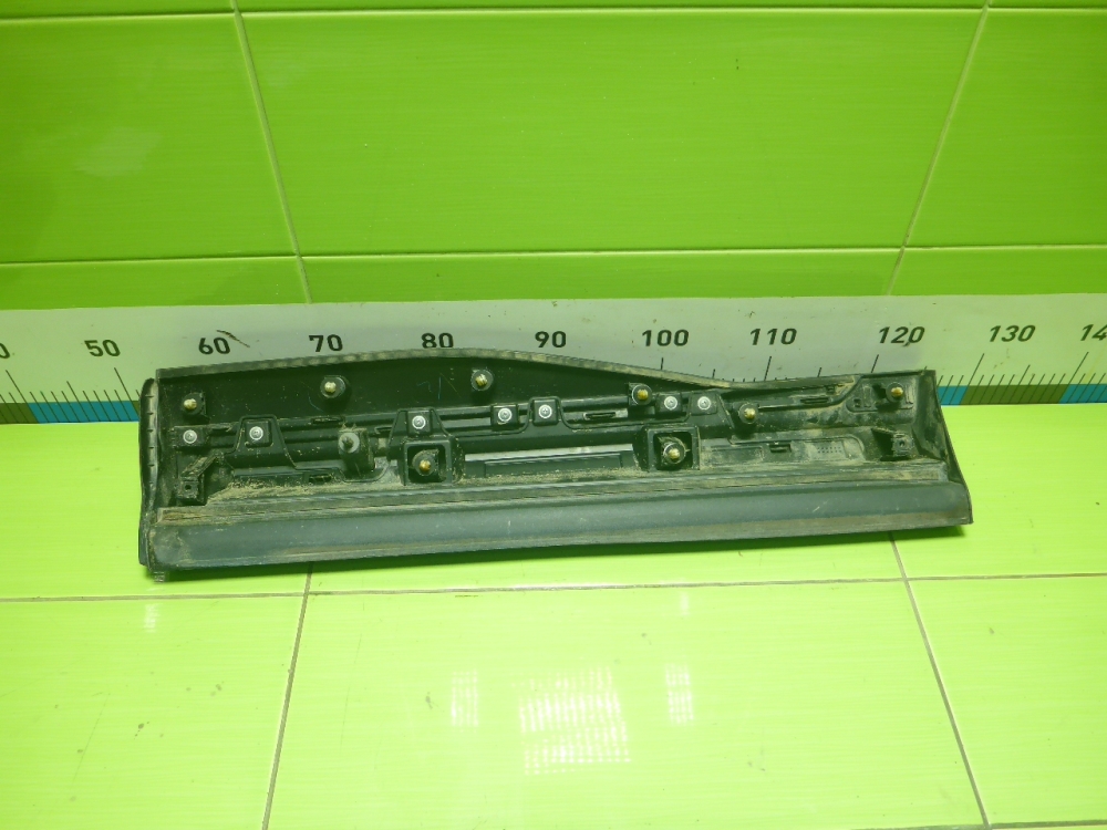 Накладка двери задней правой