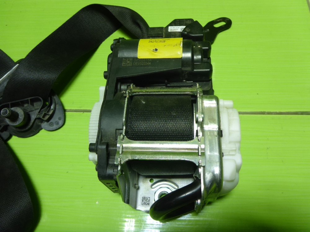 Ремень безопасности с пиропатроном