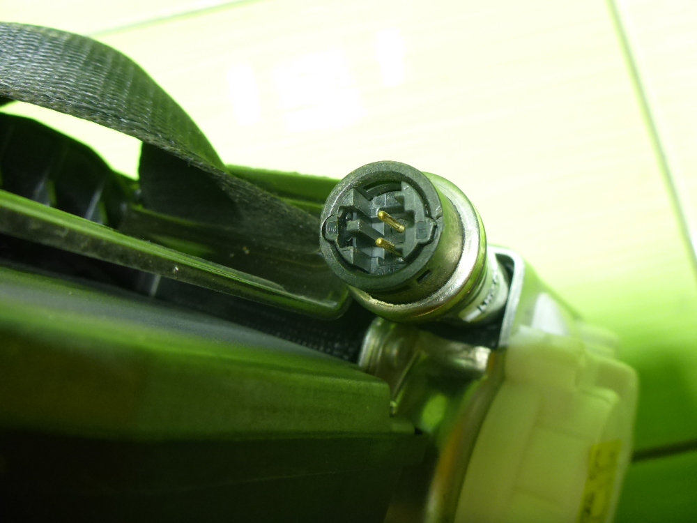 Ремень безопасности с пиропатроном