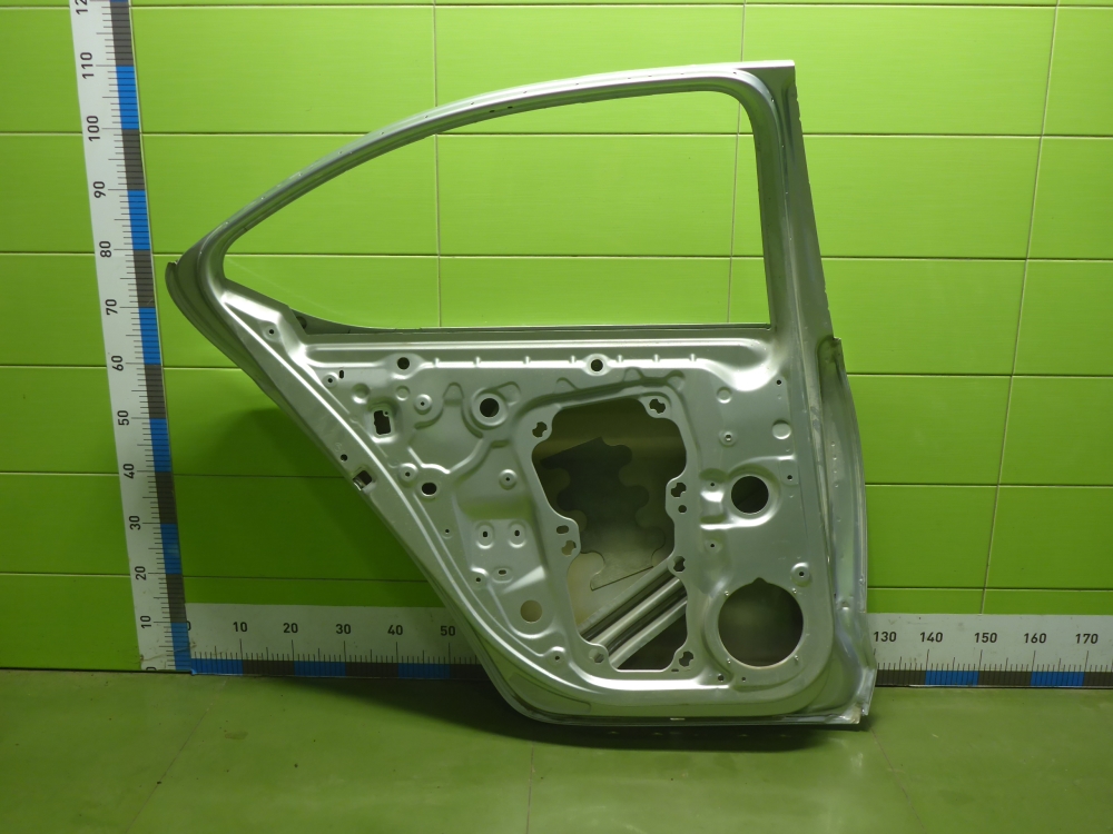 Дверь задняя левая