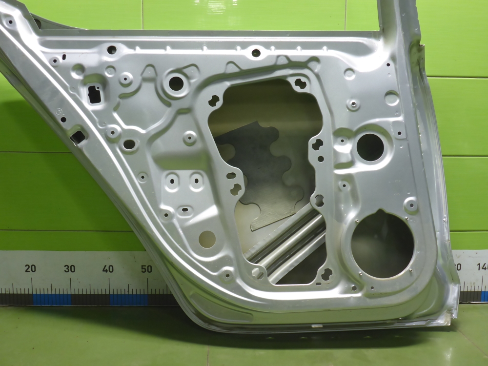 Дверь задняя левая