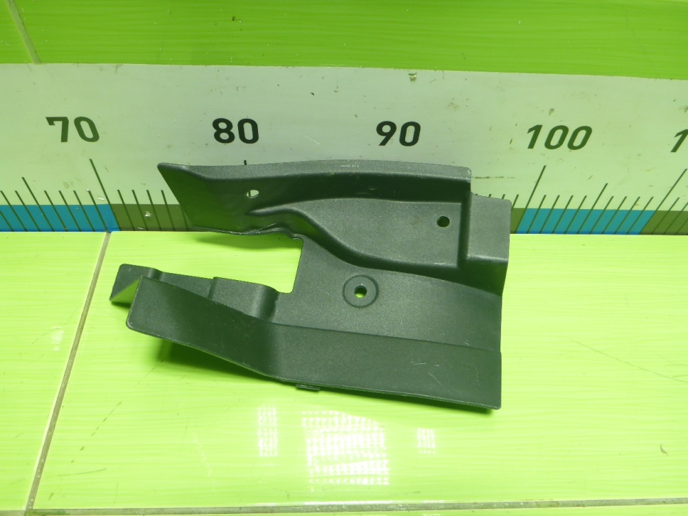 Накладка переднего крыла левого