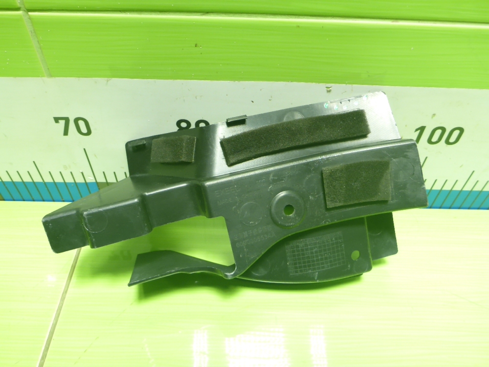 Накладка переднего крыла левого