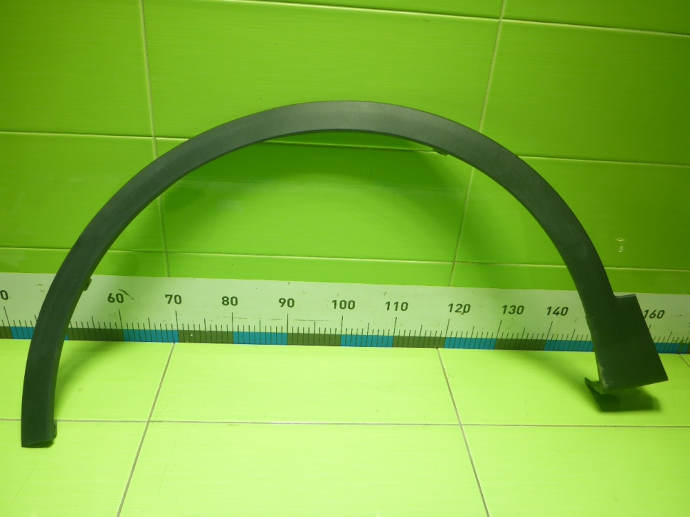 Накладка переднего крыла левого